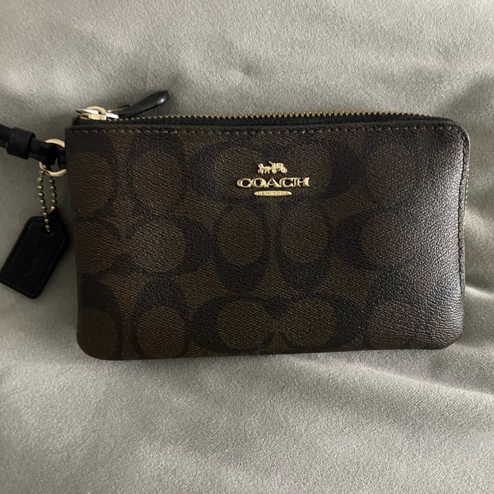 Coach Double Corner zip Wristlet in Signature Canvas